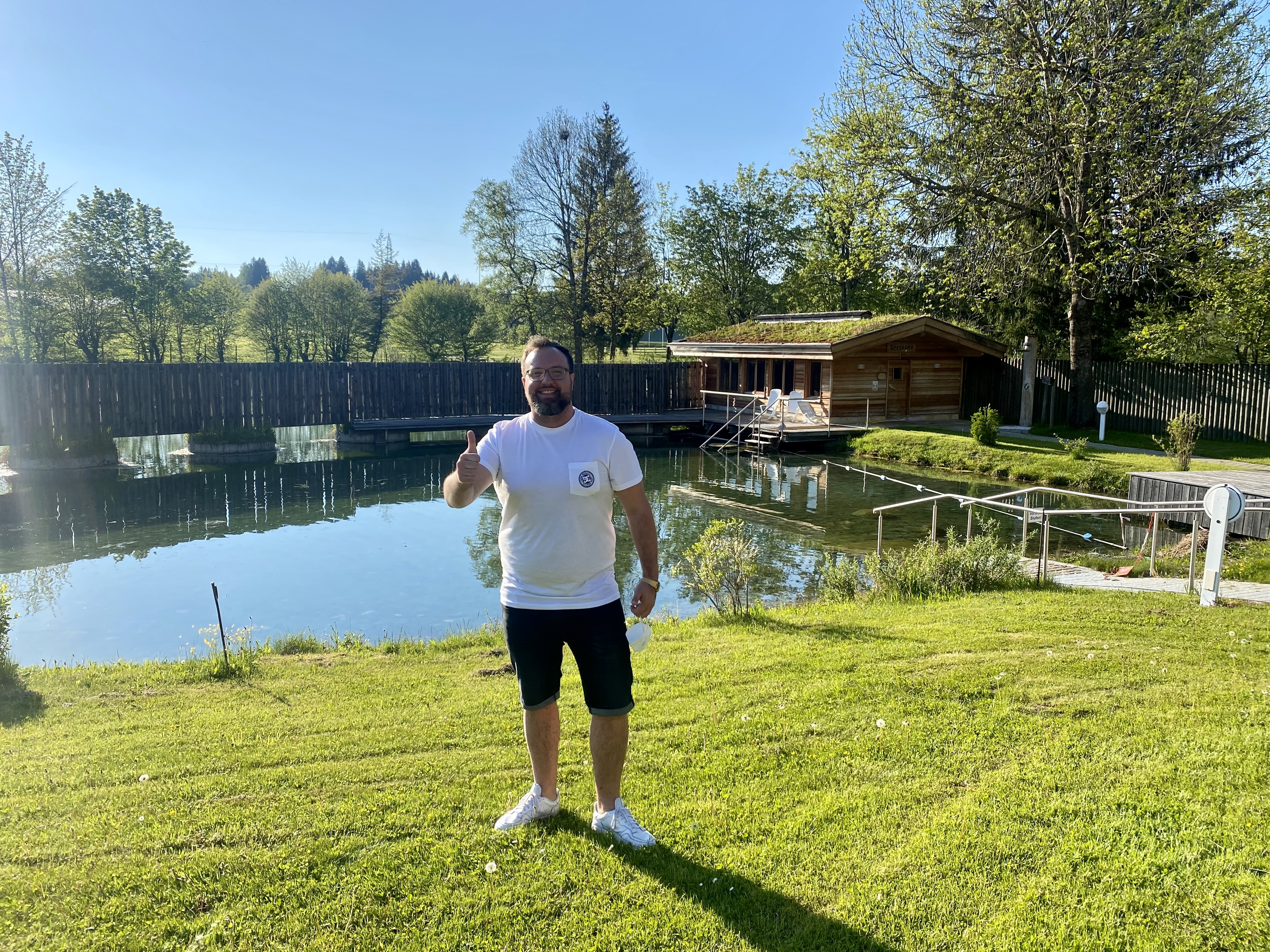 Packt die Badehose ein